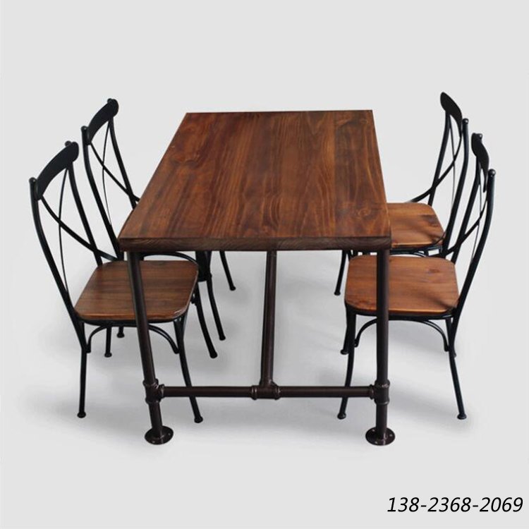 休闲餐桌，咖啡厅做旧餐桌，铁艺水管桌脚批发