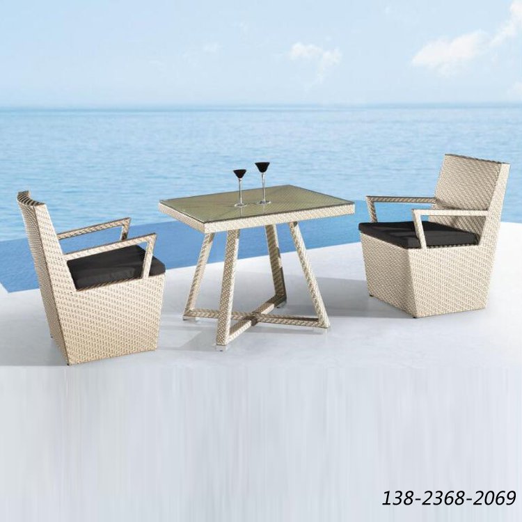 海滩户外桌椅，藤椅餐桌，价格优惠桌椅