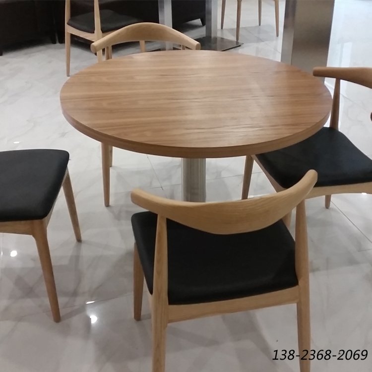 圆形餐桌牛角椅，木纹桌子，四人圆桌订做厂